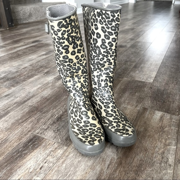 sperry leopard print boots